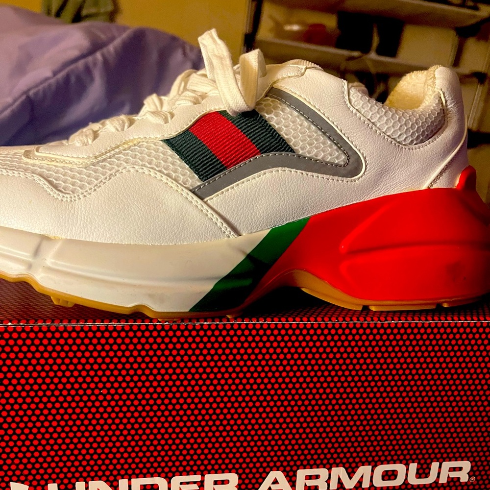 Men gucci tennis shoes